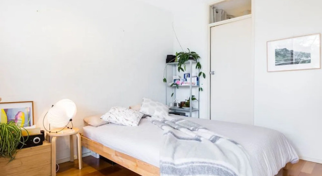 ISAAC, 1BDR South Melbourne Apartment, Book Apartment  