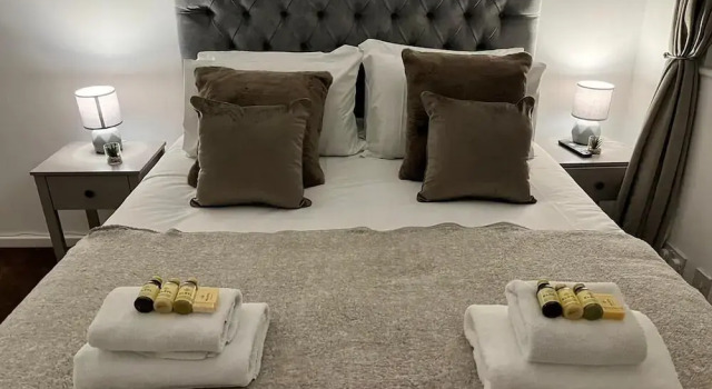 Convenient Wirral Retreat, Забронировать Дом для отпуска Виллы Уиррал, Вилла