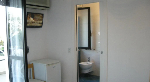 Hotel Albs, Varaa Hotelli Hotellit ja majoitukset kohteessa Alba Adriatica, Hotelli