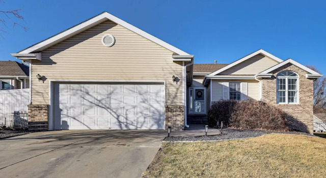 Spacious & Family Friendly! Lincoln Home w/ Deck, Rezerwuj Dom wakacyjny Lincoln Nebraska