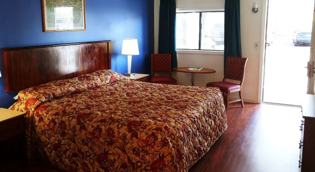Hampton Motor Inn