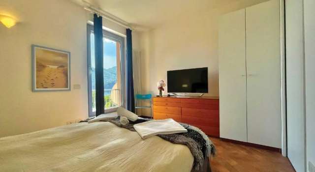Gaeta 'lake View', Buchen Sie Ferienwohnung Hotels in San Siro mit Pool, Schwimmbad