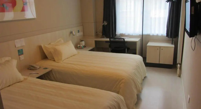 Двухместный номер Standard Jinjiang Inn Jining Yanzhou Century Yinzuo Plaza