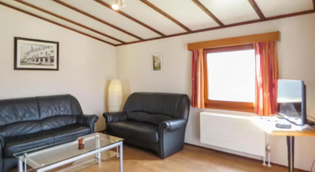 Nice Home in Gerolstein With 2 Bedrooms and Wifi, Book Hotel Hoteller i Vulkan Eifel med pool, Swimmingpool