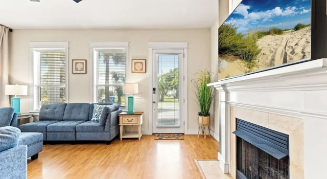 Коттедж Beach House Spacious 4BR Retreat With Gulf Views & Observation Deck!