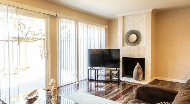 Sunny Concord Two Bed, Забронировать Отель Отели Конкорд с парковкой, Парковка