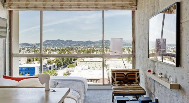 Четырёхместный номер Standard The LINE Hotel LA