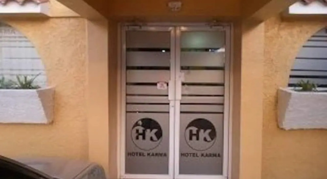 Hotel Karma, Забронировать Отель Отели Ла-Романа с парковкой, рядом с Стадион «Полидепортиво Элеонсио Мерседес», Парковка