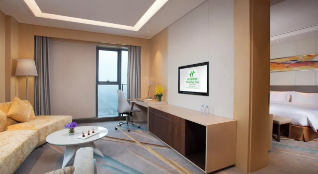 Люкс c 1 комнатой Holiday Inn Suzhou Huirong Plaza by IHG