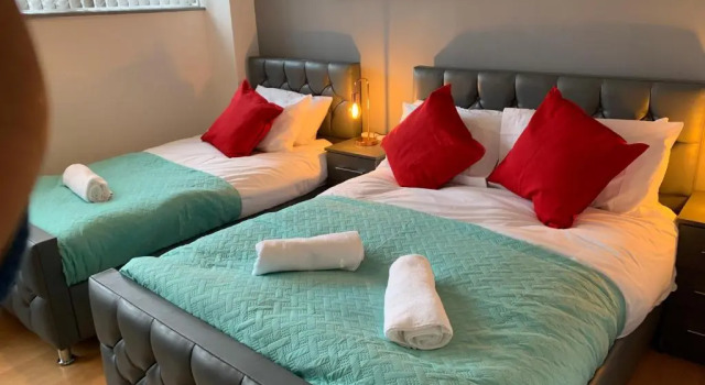 Коттедж Arena Central - 6 Beds 2 Bathrooms Parking Space