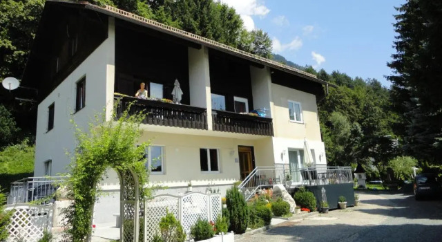 Ferienhaus Burgblick, Prenota Hotel Hotel a Dobratsch con piscina, Piscina