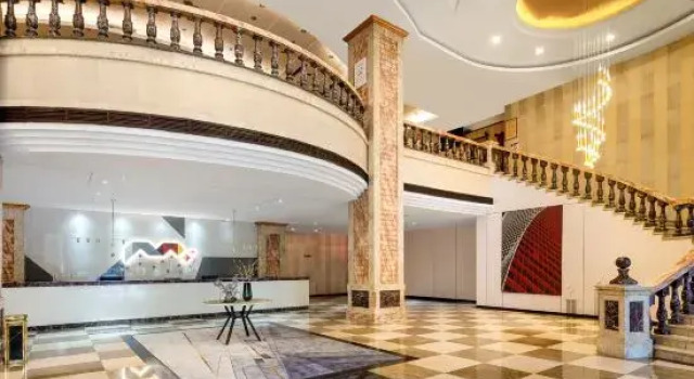 Borrman Hotel (Chongqing Hechuan High-Speed Railway Station Wenfeng Ancient Street)