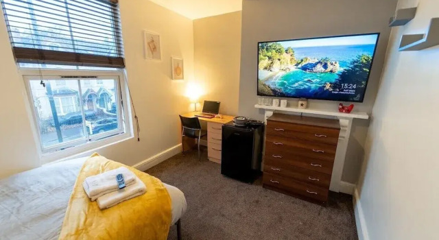 121 Pershore road B5 Private rooms in large guest house, Varaa Matkakoti Birmingham West Midlands