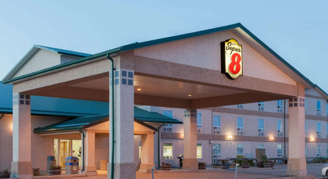 Super 8 by Wyndham Swan River MB, Book Inn Mini‑Hotels in Manitoba, Inn