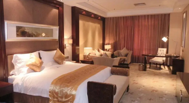 Liaocheng Arcadia International Hotspring Hotel, Rezerwuj Hotel Hotele w Liaocheng z basenem, Basen
