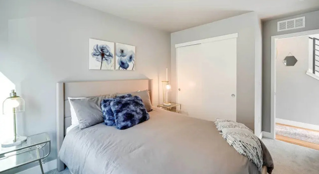 Denver Retreat w/ Rooftop Deck & Mountain Views, Foglalás Szálloda Englewood Colorado