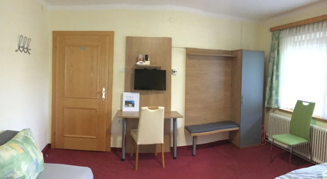 Pension Pichlerhof, Rezerwuj Hotel Hotele w Karyntia z parkingiem, Parking