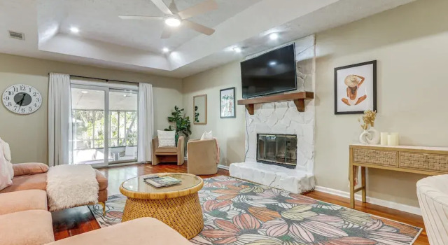 Dogs Welcome! Savannah Escape w/ Fenced-in Yard, Prenota Casa vacanze Talahi Island Georgia
