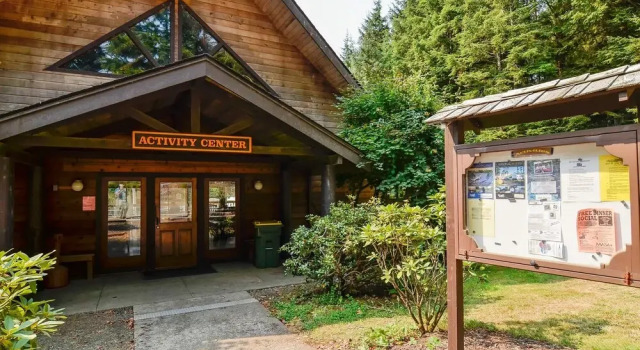 South Jetty RV & Camping Resort, Buchen Sie Campingplatz Camping & Glamping in Oregon, Campingplatz