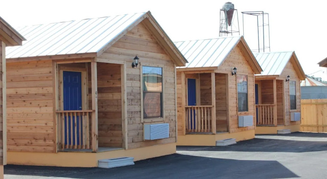 4K Lodges, Book Hotel Hoteller i Poth med parkering, Parkering