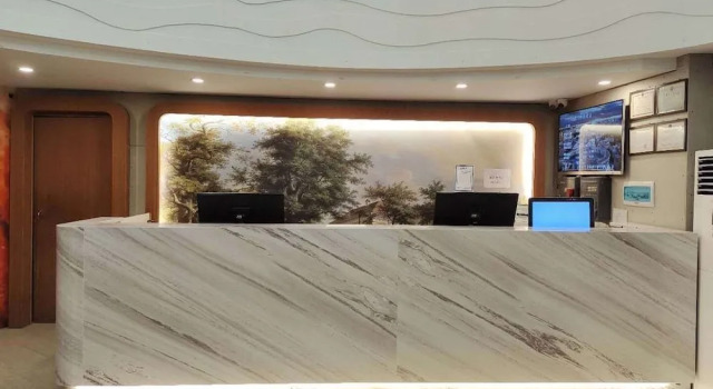 MINGMENBOJUEJIUDIAN, Rezerwuj Hotel Hotele w Shenzhen z parkingiem, Parking