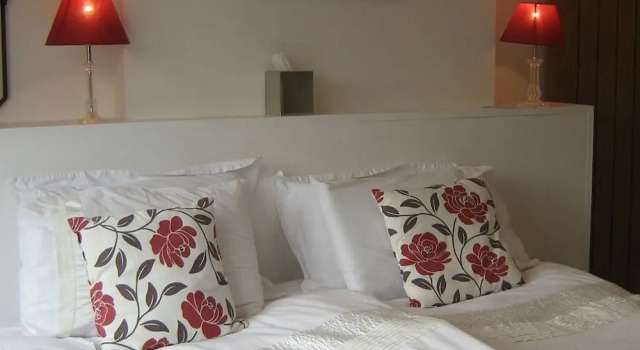 Savannah Bed and Breakfast, Prenota Bed & breakfast Virginia Water Surrey