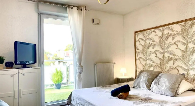 Bel Appartement T3 de 60m2 avec Parking, Terrasse, proche du Métro et du Périph, Rezerwuj Apartament Tuluza 