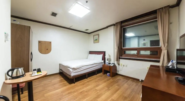 Standard dublă cameră Youngbin Hotel