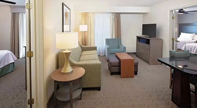 Четырёхместный номер Standard Homewood Suites by Hilton Hartford-Farmington