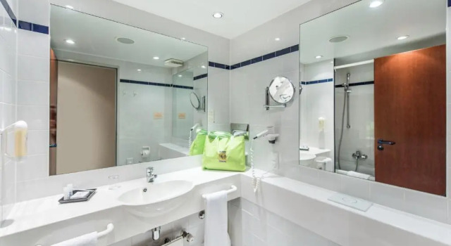Двухместный номер Standard Göbel`s Hotel Quellenhof