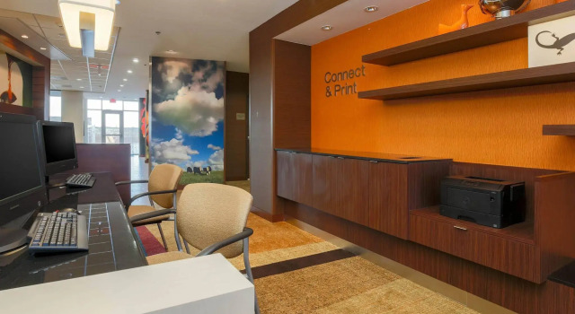 Fairfield Inn & Suites Cotulla, Book Hotel Hoteller i Cotulla med parkering, Parkering