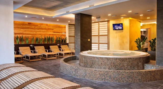 Bassiana Hotel és Étterem, Book Hotel Hotels in Vas with a Pool, Swimming Pool