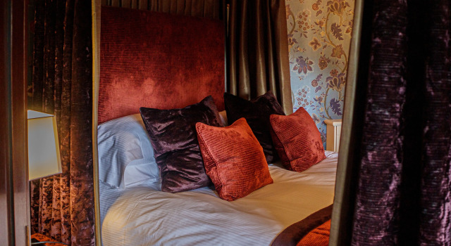 Langshott Manor - Luxury Hotel Gatwick, Забронировать Отель Гатвик Западный Суссекс