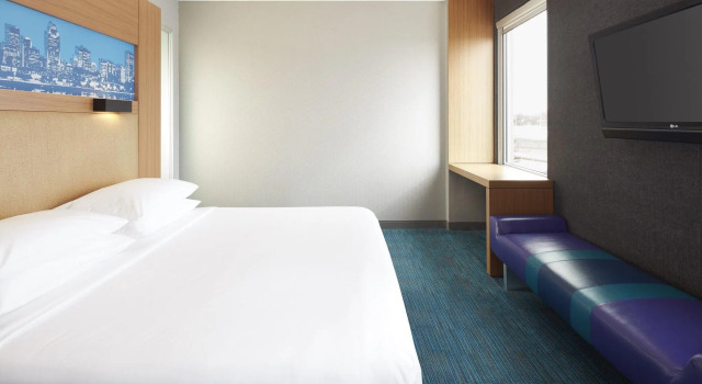Двухместный номер Standard Aloft by Marriott Montreal Airport