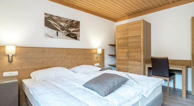 Large Luxury Chalet near Ski Area Zillerarena Königsleiten