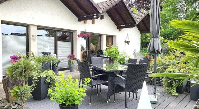 Апартаменты Regal Apartment in Pracht With Garden and Grill