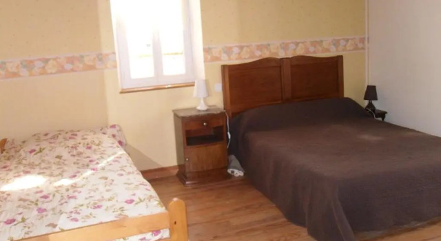 Maison de 3 chambres avec piscine privee jardin et wifi a Puycelsi, Đặt Khách sạn Khách sạn ở Puycelci có hồ bơi, Hồ bơi