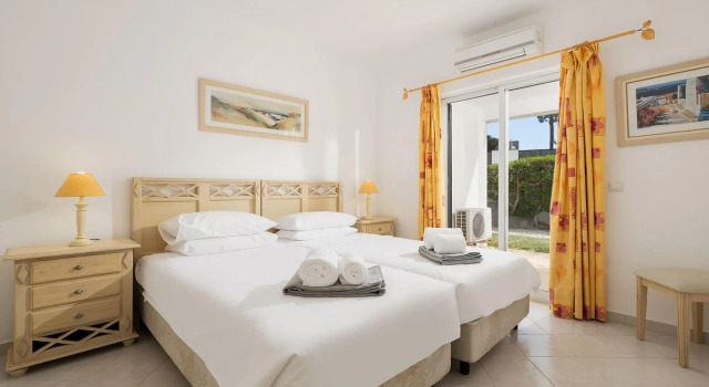 Charming Albufeira Apartment by Ideal Homes, Rezerwuj Apartament Hotele w Algarve z parkingiem, Parking