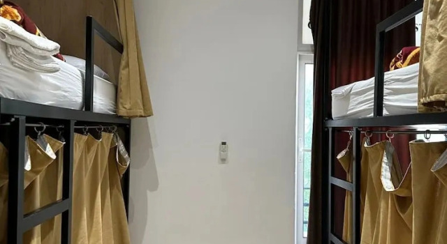 Кровать в общем номере (женский номер) Central Boutique Hostel