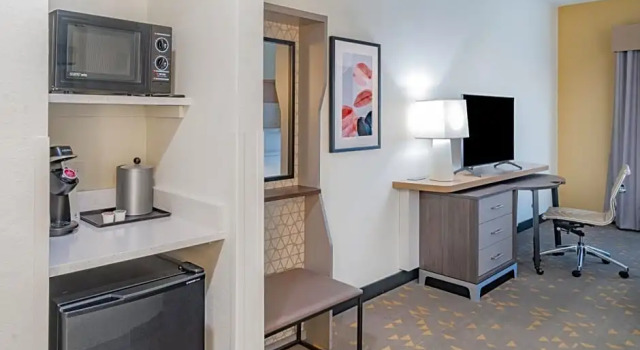 Четырёхместный номер Executive Holiday Inn Southaven Central - Memphis by IHG