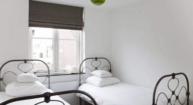 Familiehuis Haarlem, Забронировать Отель Харлем Zuid-Kennemerland