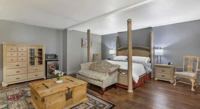 Люкс Hotel Fuzion Inn & Suites