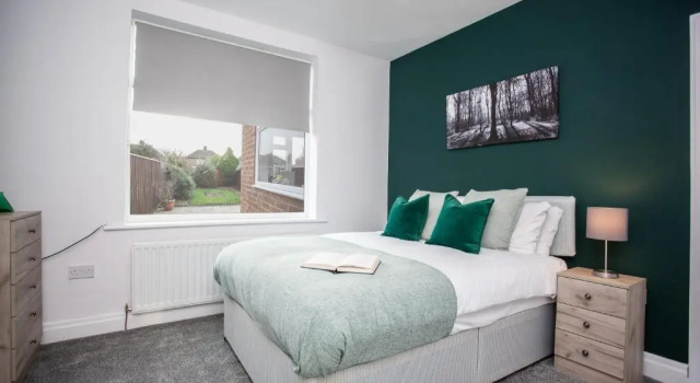 Keithlands House 4 Bedrooms Workstays UK Video Tour Available