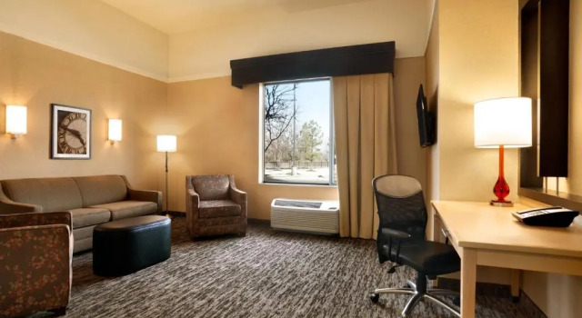 Люкс DoubleTree by Hilton Hotel Oklahoma City Airport