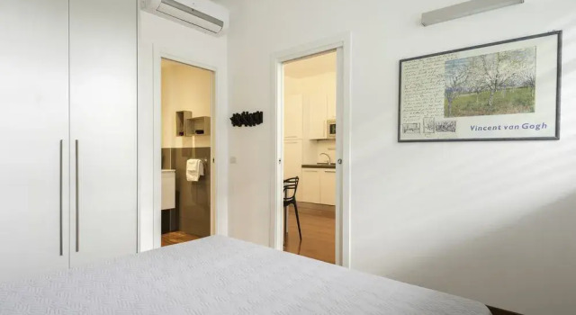 Piazza de Angeli – RentClass Betly, Забронировать Отель Отели и гостиницы Милана, рядом с Универмаг La Rinascente, Отель