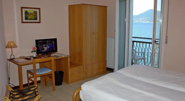 Двухместный номер Standard с балконом и с видом на озеро Hotel Menapace