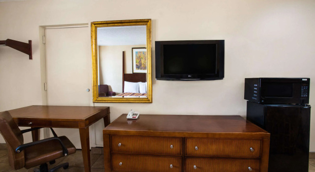 Четырёхместный номер Standard Knights Inn Orlando