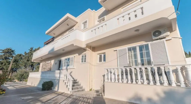 Dion House