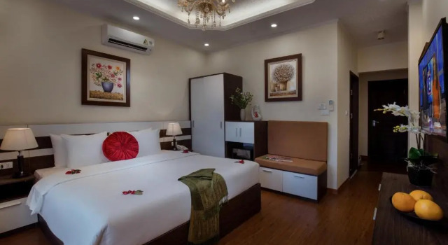 Полулюкс с балконом и с видом на город Le Beryl Hanoi Hotel