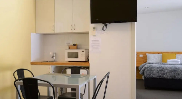 Семейный люкс с 2 комнатами Myrtleford Motel on Alpine